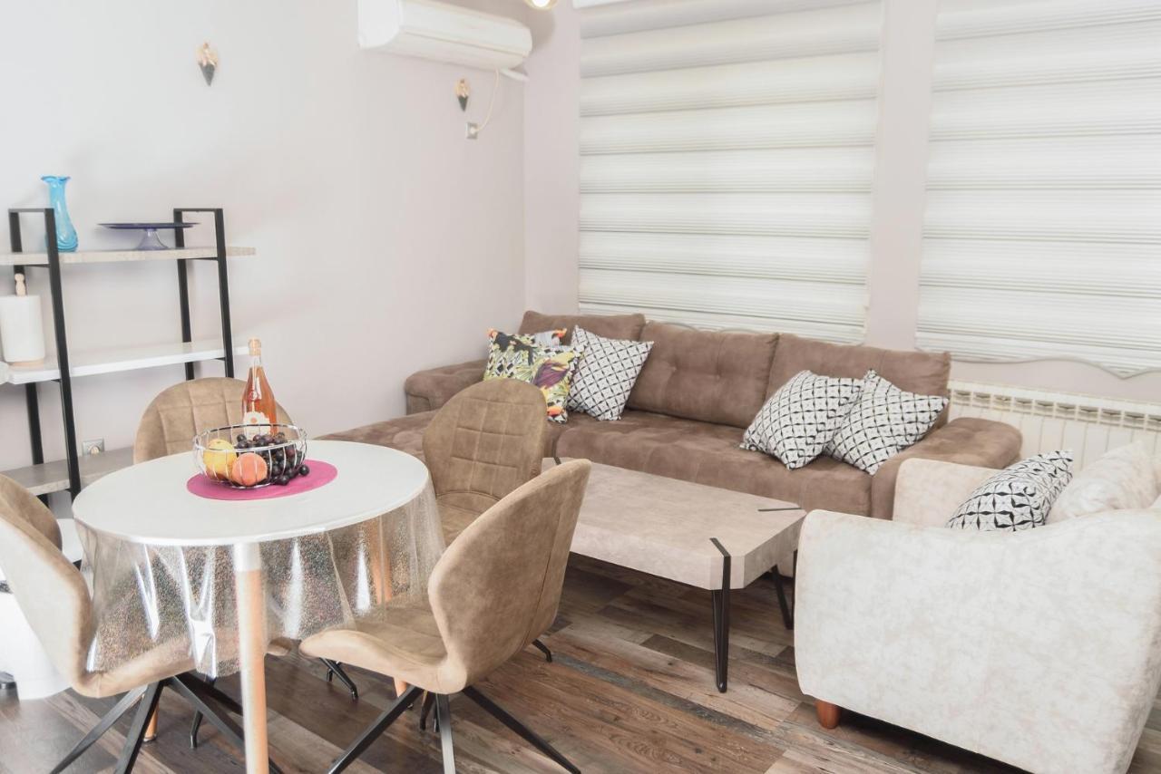 Apartment Martini Burgas Екстер'єр фото